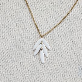 EXOTICA ecru leaf necklace - Olivolga Bijoux